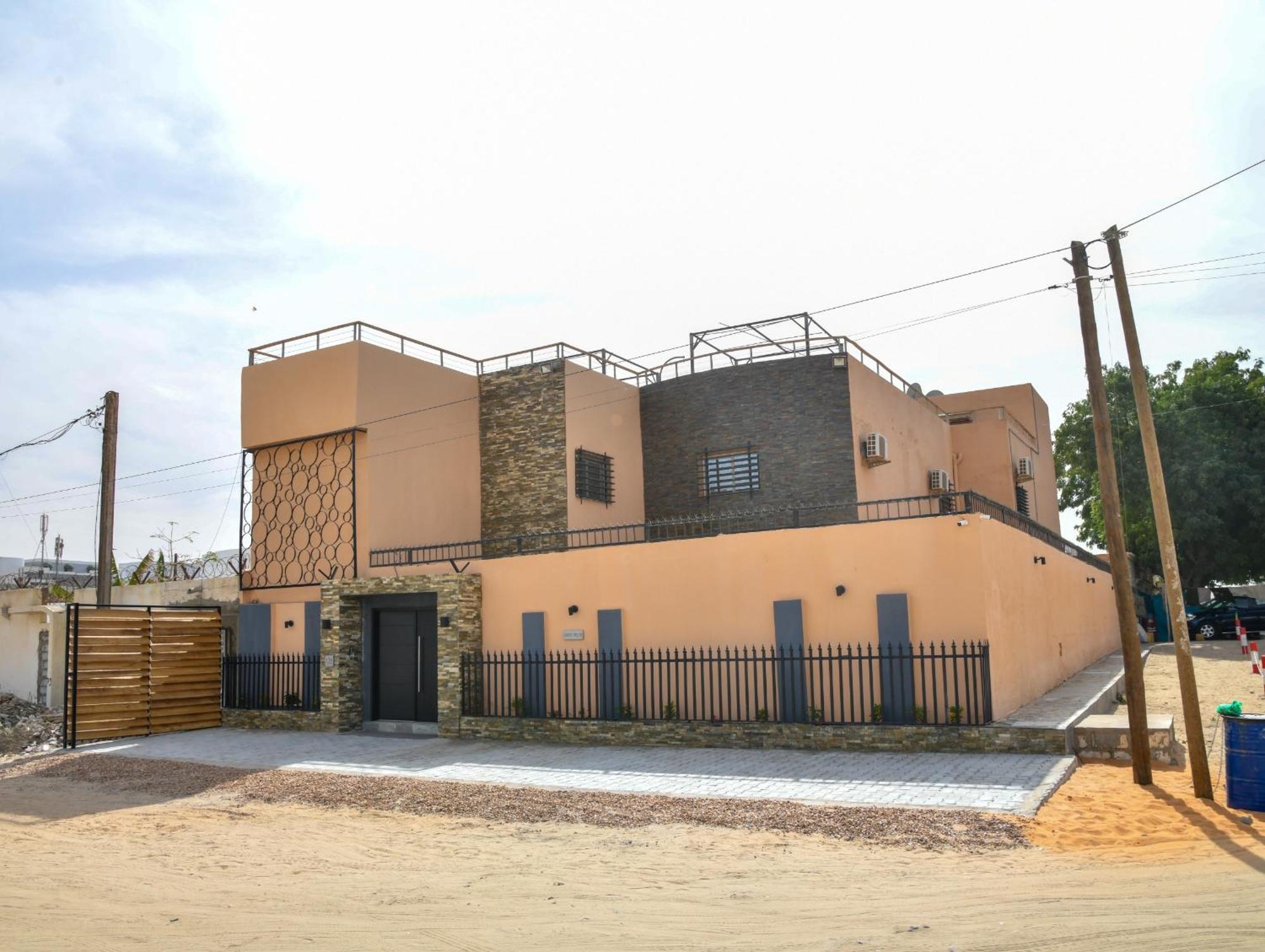 מלון נואקשוט Quatre Saisons מראה חיצוני תמונה